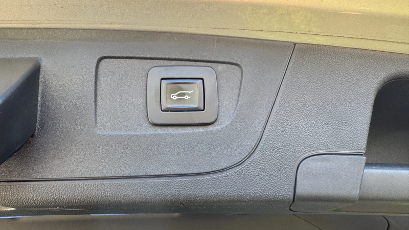 Opel Insignia 2.0 CDTI ПОДГРЕВ, ОБДУХВАНЕ, МАСАЖ, ДИСТРОНИК, снимка 9 - Автомобили и джипове - 49977014