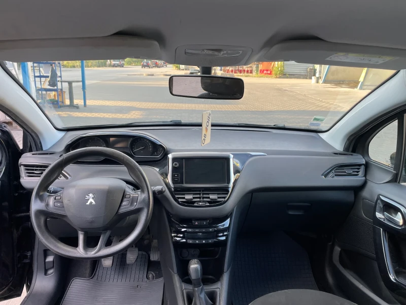 Peugeot 208 1.6HDI, снимка 9 - Автомобили и джипове - 52486545