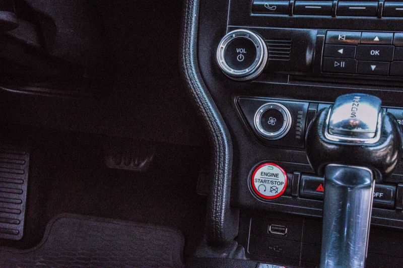 Ford Mustang, снимка 8 - Автомобили и джипове - 51366773