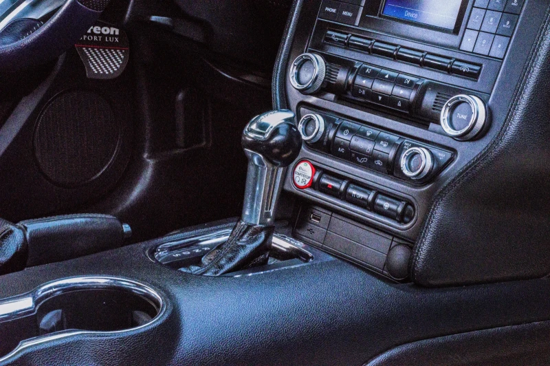 Ford Mustang, снимка 7 - Автомобили и джипове - 51366773