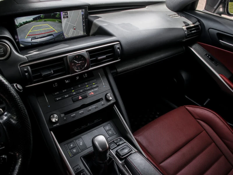 Lexus IS 300 AWD* АвтоКредит* (ЦЕНА ДО БГ), снимка 13 - Автомобили и джипове - 52517296