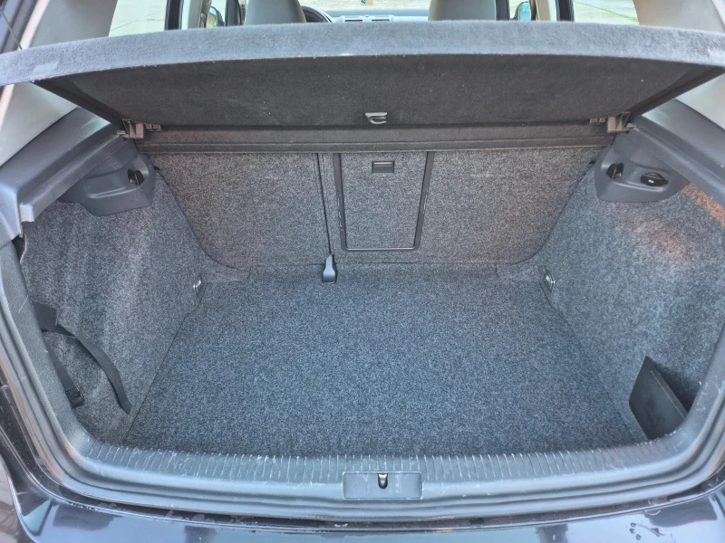 VW Golf 1.6i - 102к.с-Италия , снимка 9 - Автомобили и джипове - 52527760