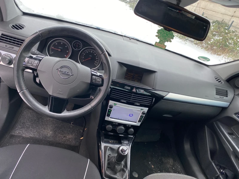 Opel Astra Нов внос , снимка 10 - Автомобили и джипове - 53345346