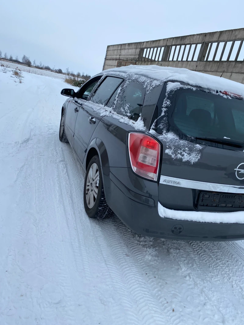 Opel Astra Нов внос , снимка 6 - Автомобили и джипове - 53345346