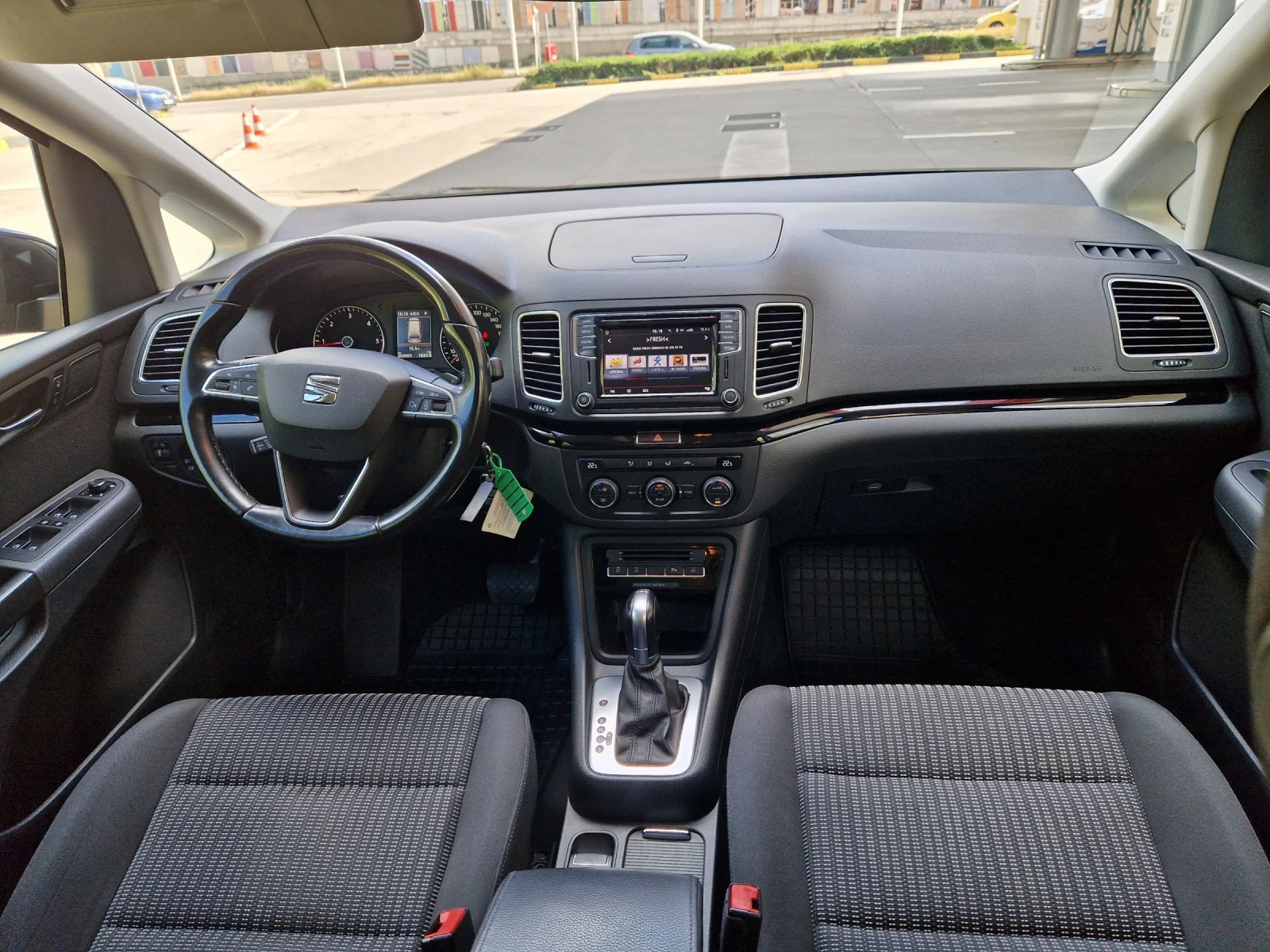 VW Sharan 2.0TDI, 150кс, DSG, 6+ 1места, Фейслифт - изображение 10