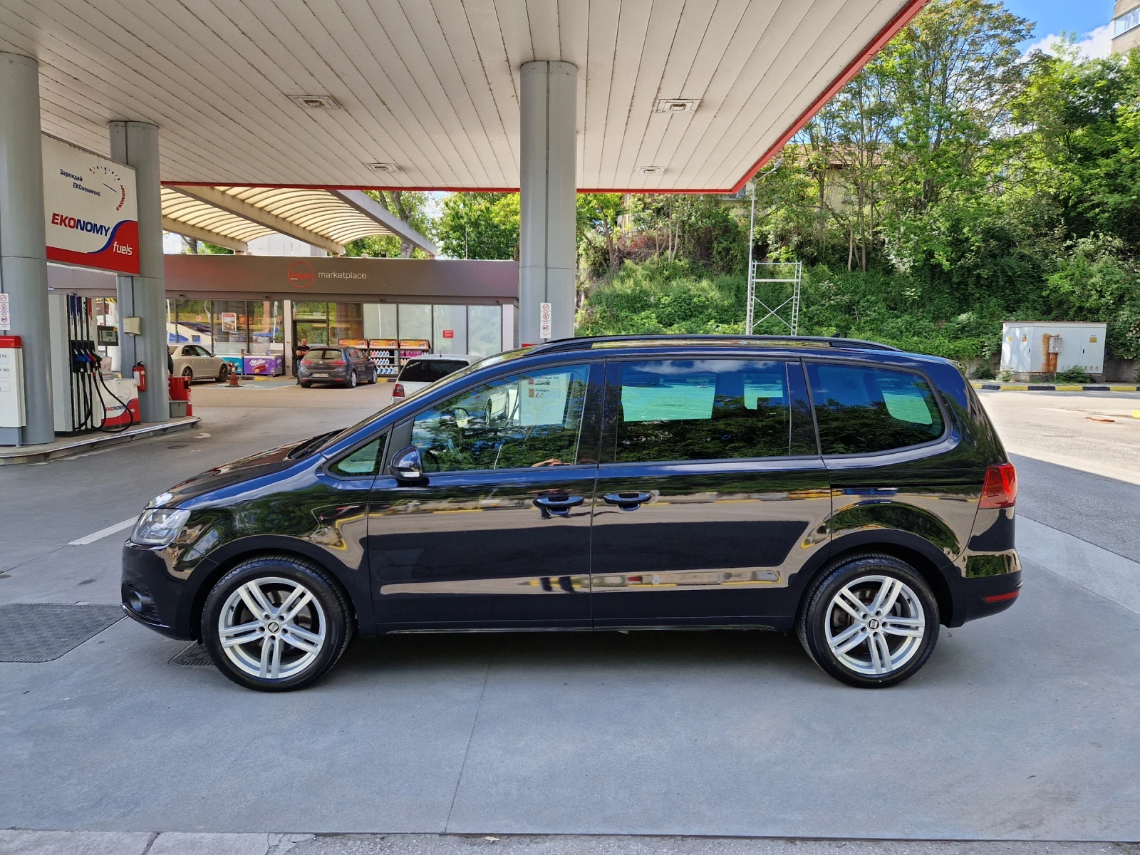 VW Sharan 2.0TDI, 150кс, DSG, 6+ 1места, Фейслифт - изображение 2