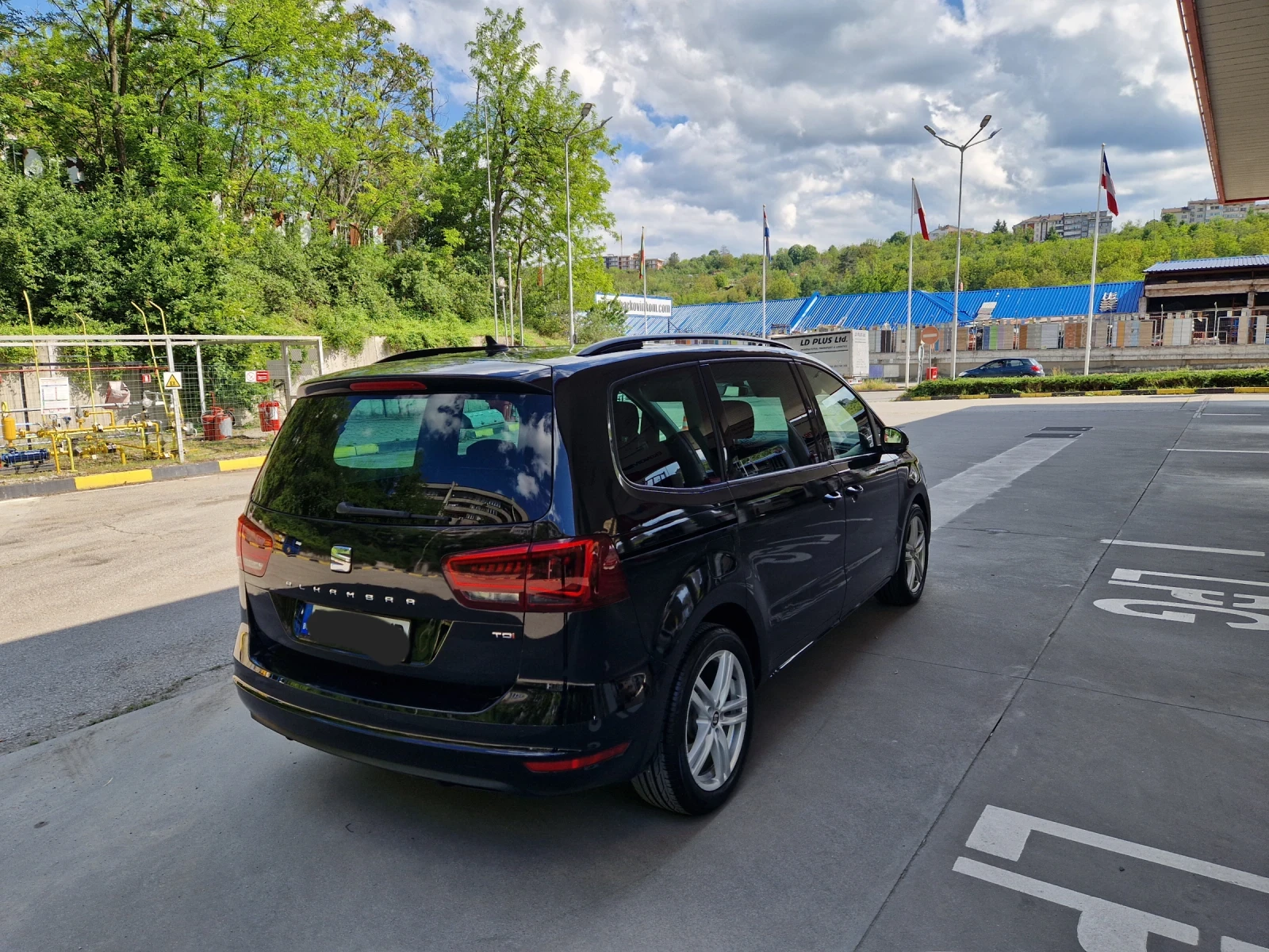 VW Sharan 2.0TDI, 150кс, DSG, 6+ 1места, Фейслифт - изображение 4