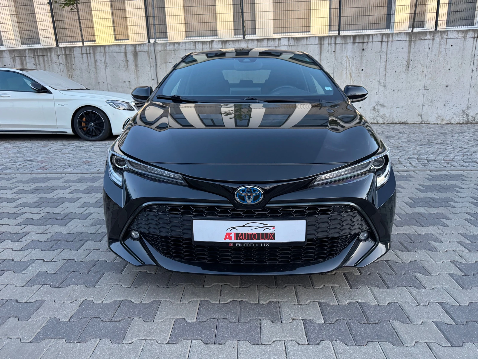 Toyota Corolla 2.0 Хибрид 184к.с.  - изображение 2