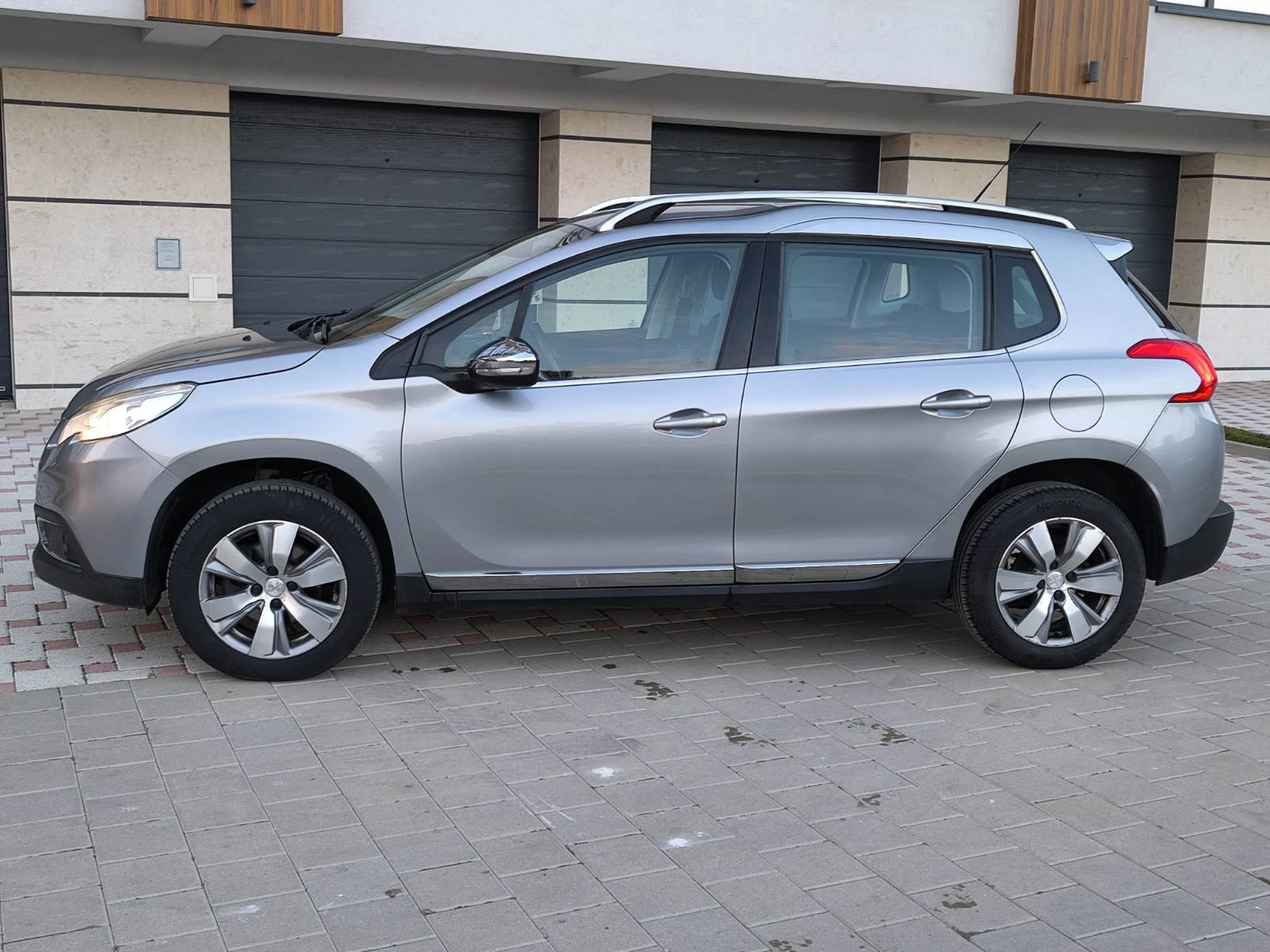 Peugeot 2008 1.2 PureTech Allure EURO 6 | Mobile.bg   3