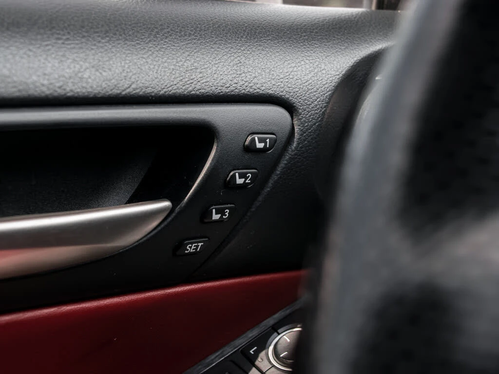 Lexus IS 300 AWD* АвтоКредит* (ЦЕНА ДО БГ) - изображение 10