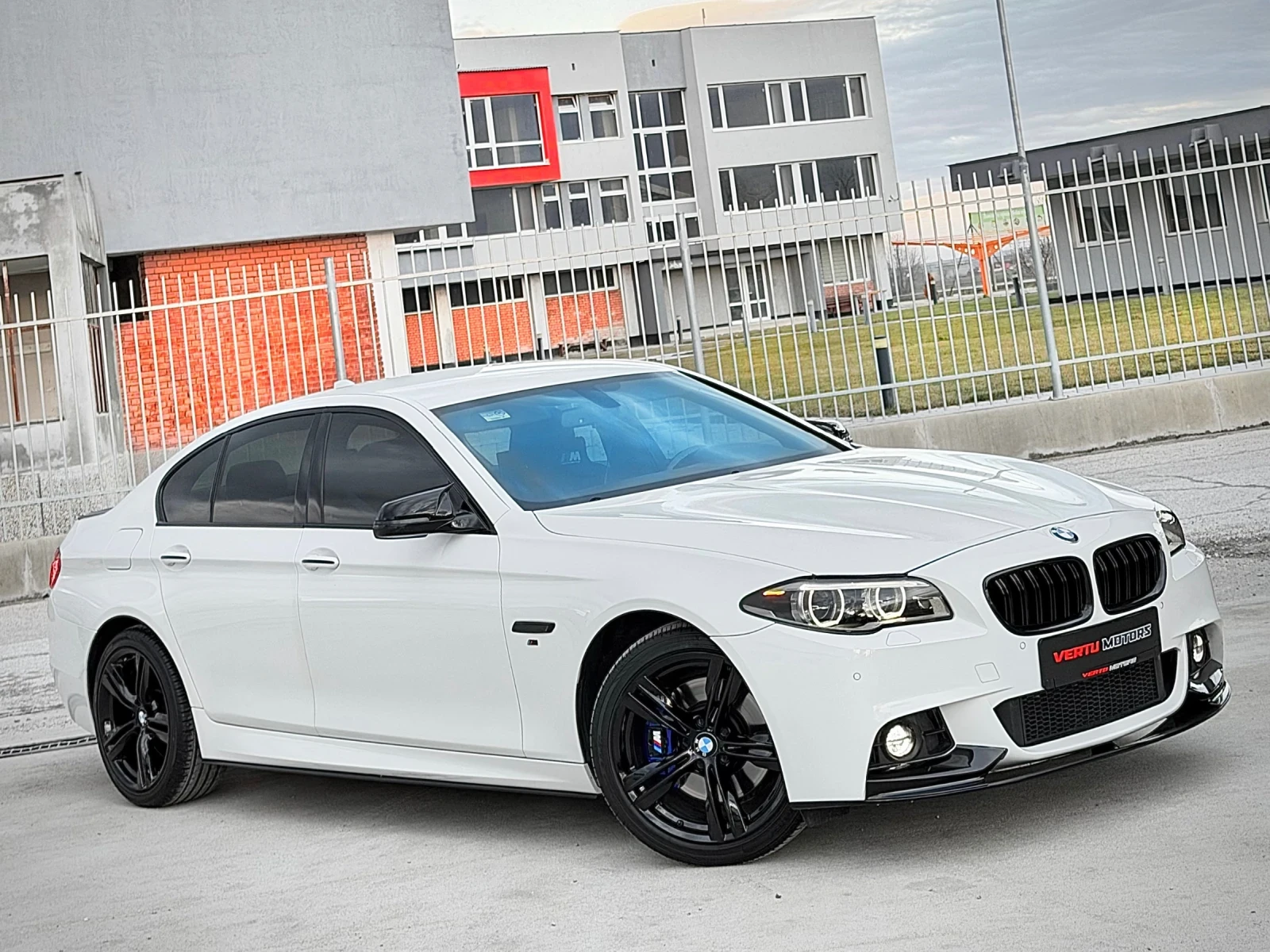 BMW 530 xDrive/ FULL LED/ 3xTV/ DIGITAL/ Shadow Line/ F1 | Mobile.bg � ����������� 1