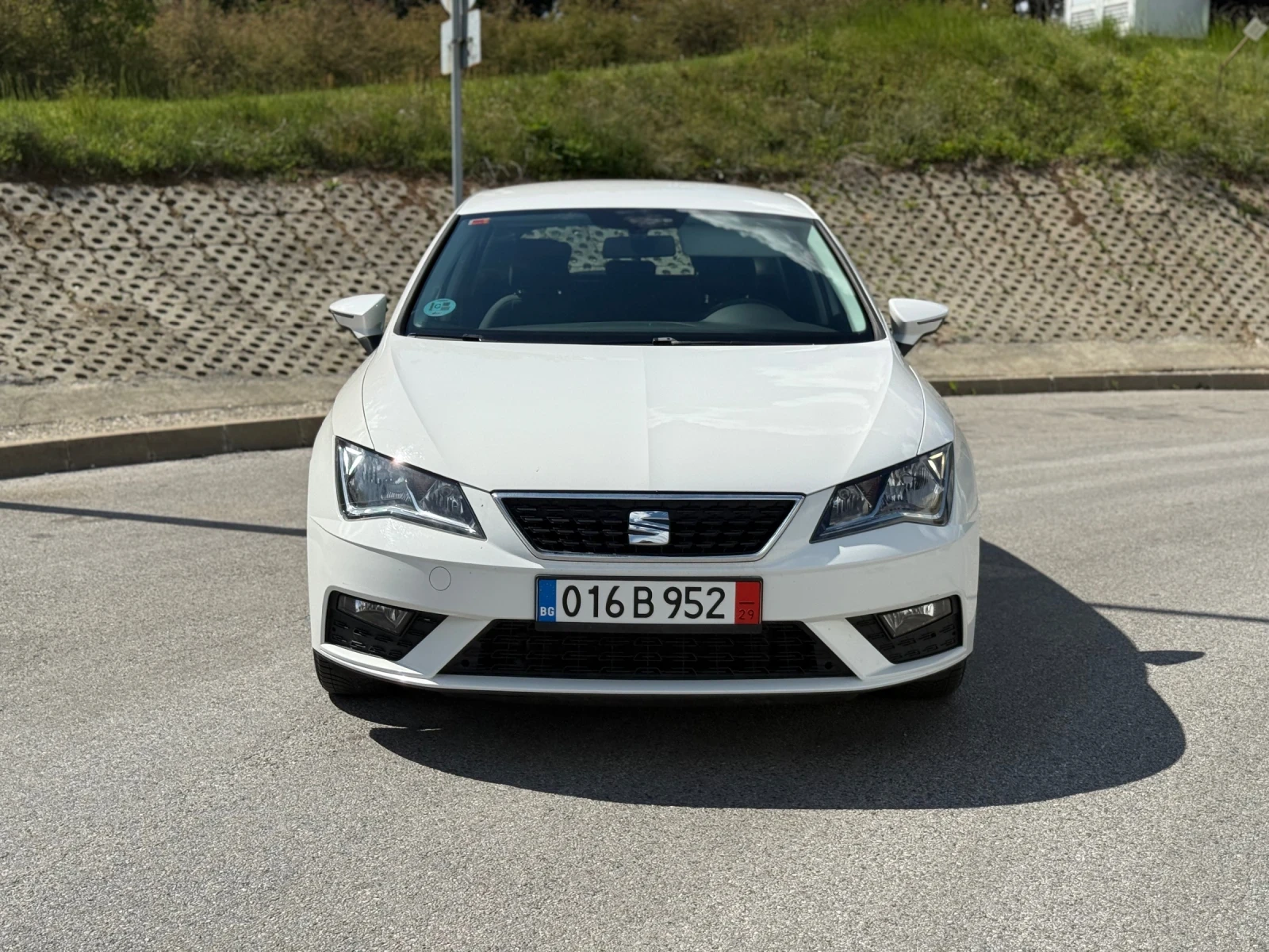 Seat Leon 1.6 TDI/FACELIFT, снимка 3 - Автомобили и джипове - 54340352