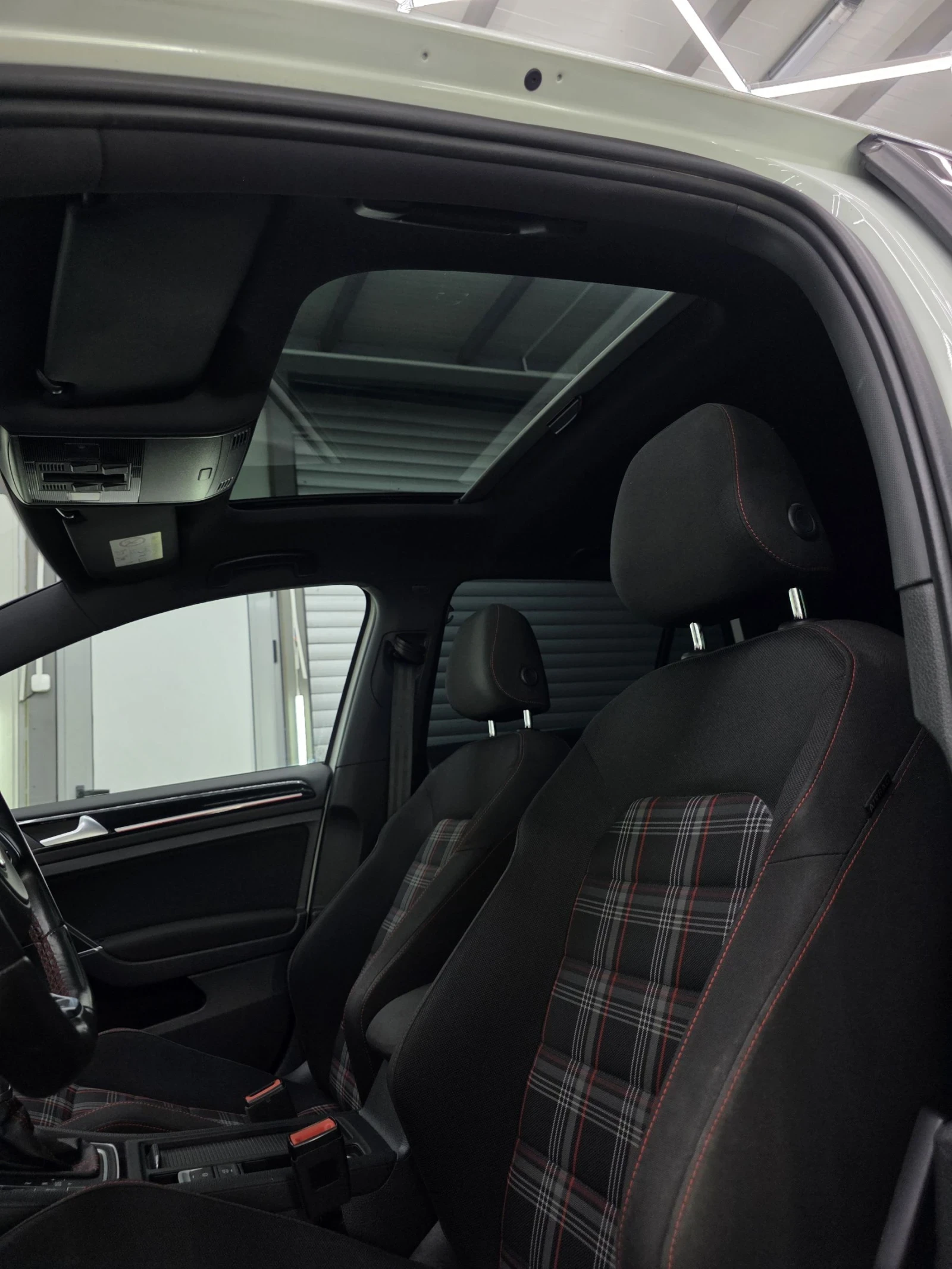 VW Golf GTI Performance , снимка 7 - Автомобили и джипове - 54393480