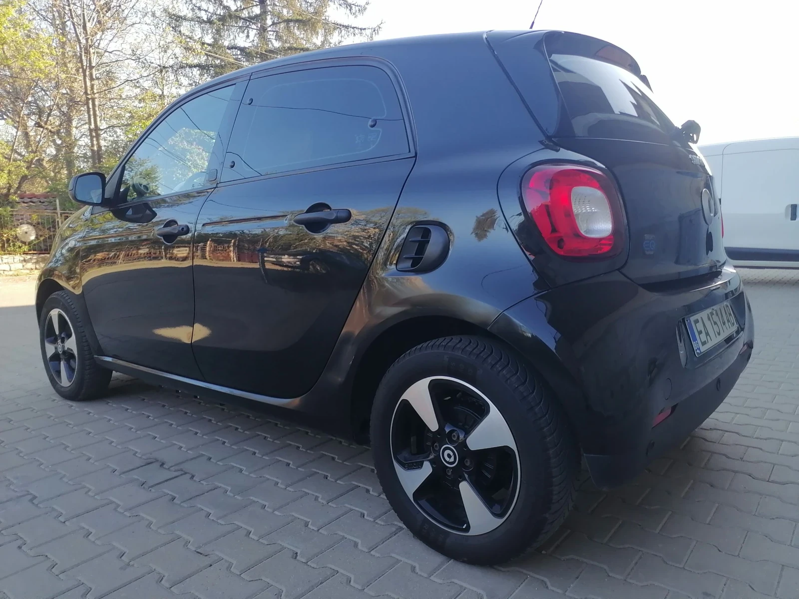 Smart Forfour Електричка - Mercedes-Benz EQ, снимка 4 - Автомобили и джипове - 54417081