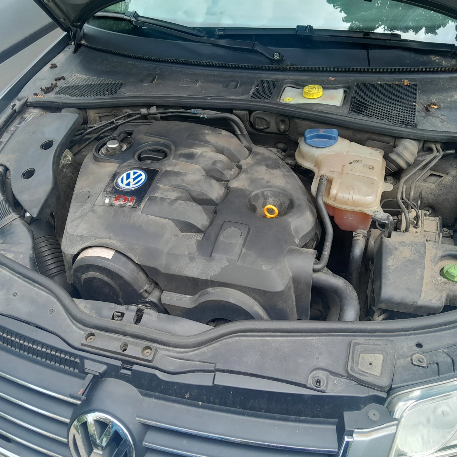 VW Passat 1.9 TDI, снимка 6 - Автомобили и джипове - 54619321