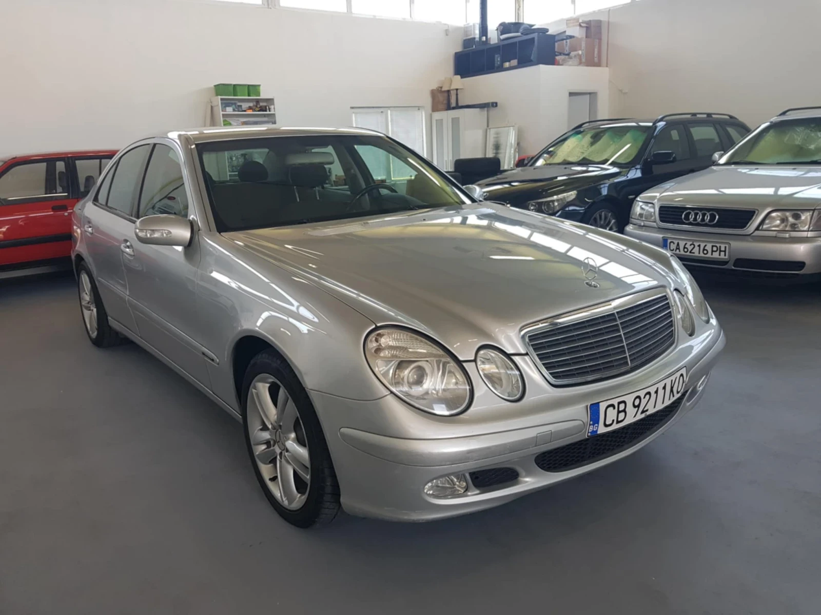 Mercedes-Benz E 240 Classic , снимка 3 - Автомобили и джипове - 54908740
