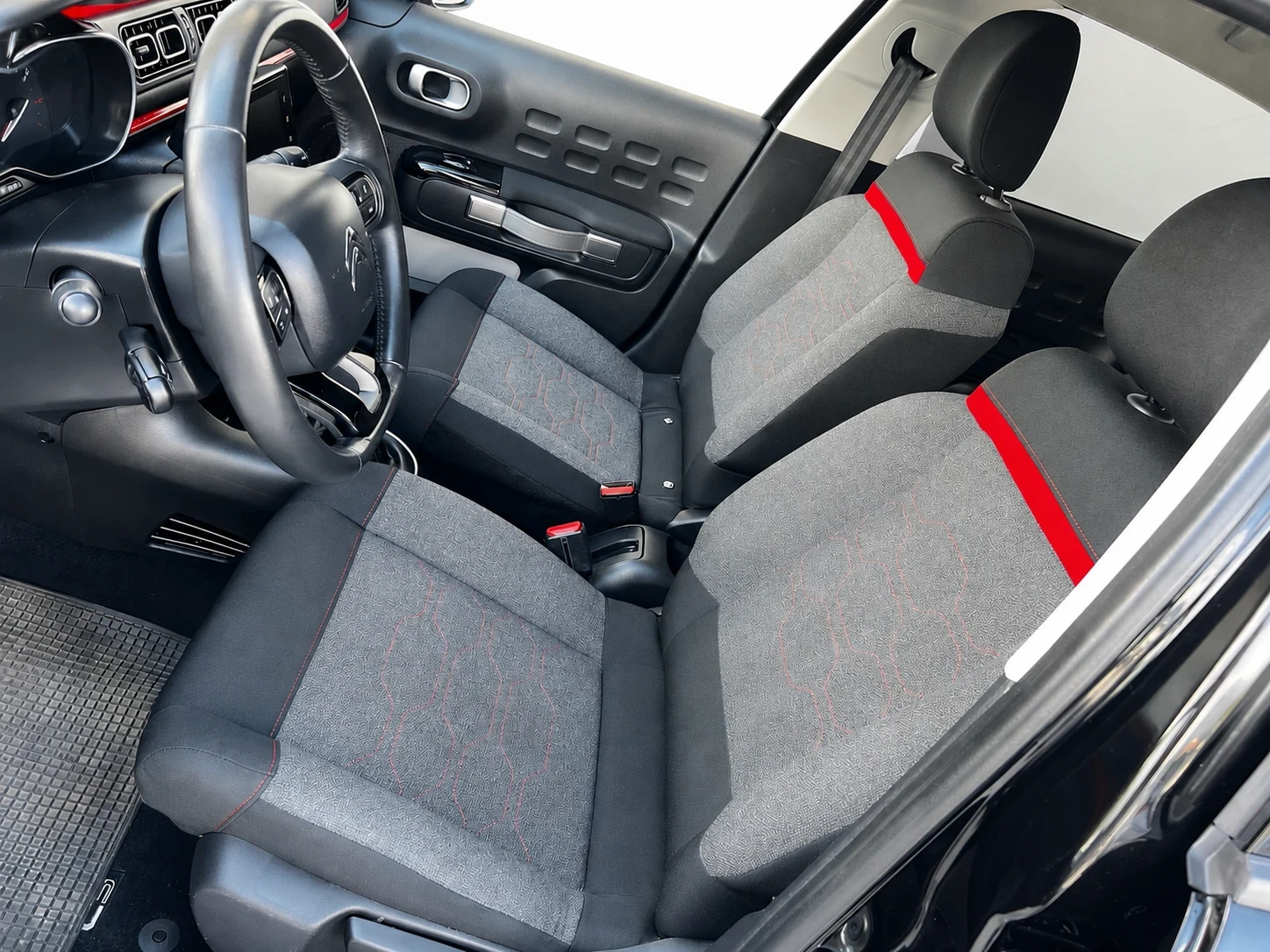 Citroen C3 1.6HDI SHINE NAVI CarPlay LineAssist  EURO6B KTEO, снимка 5 - Автомобили и джипове - 54940094