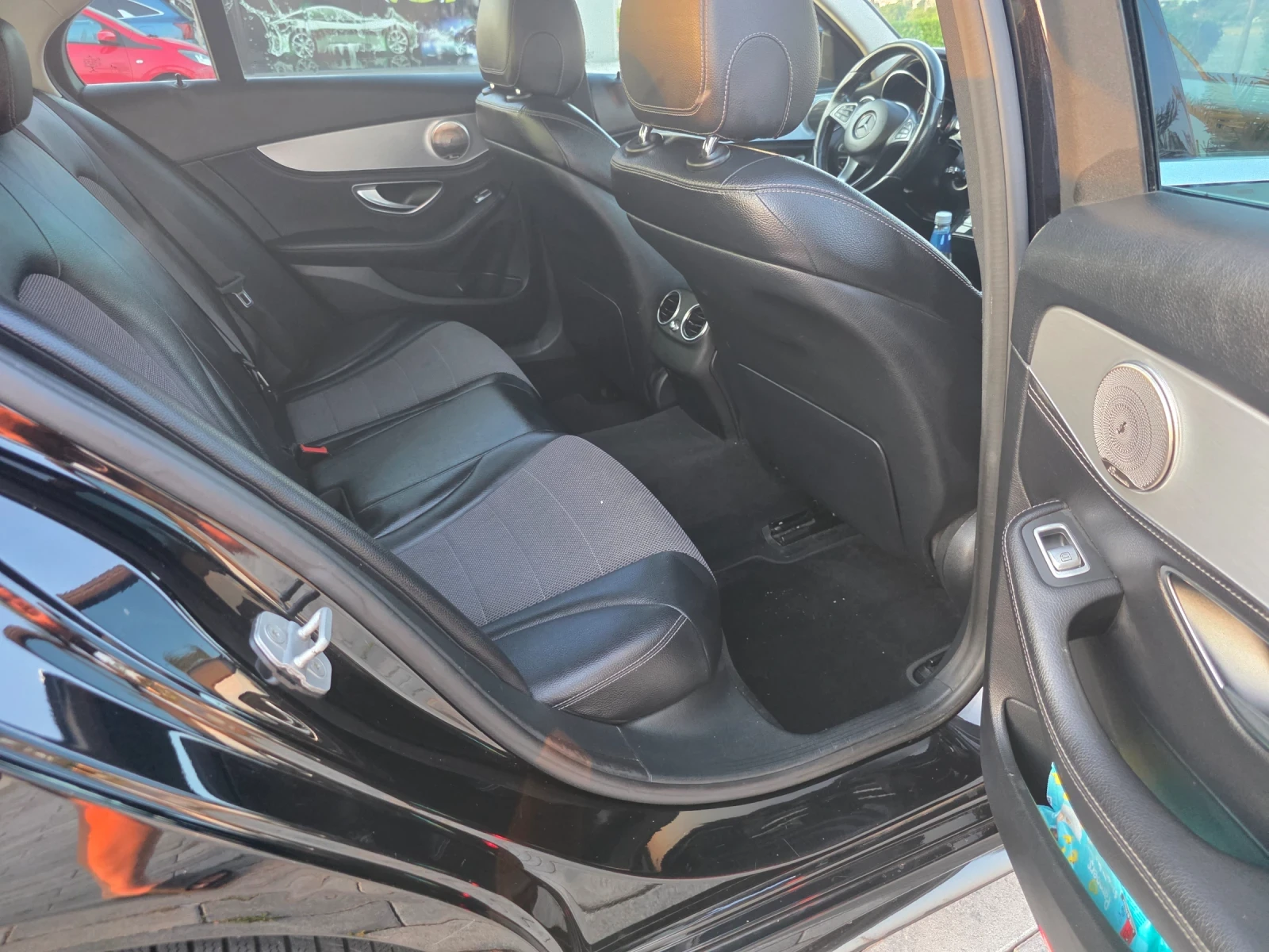 Mercedes-Benz C 220 Amg line, снимка 8 - Автомобили и джипове - 55183661