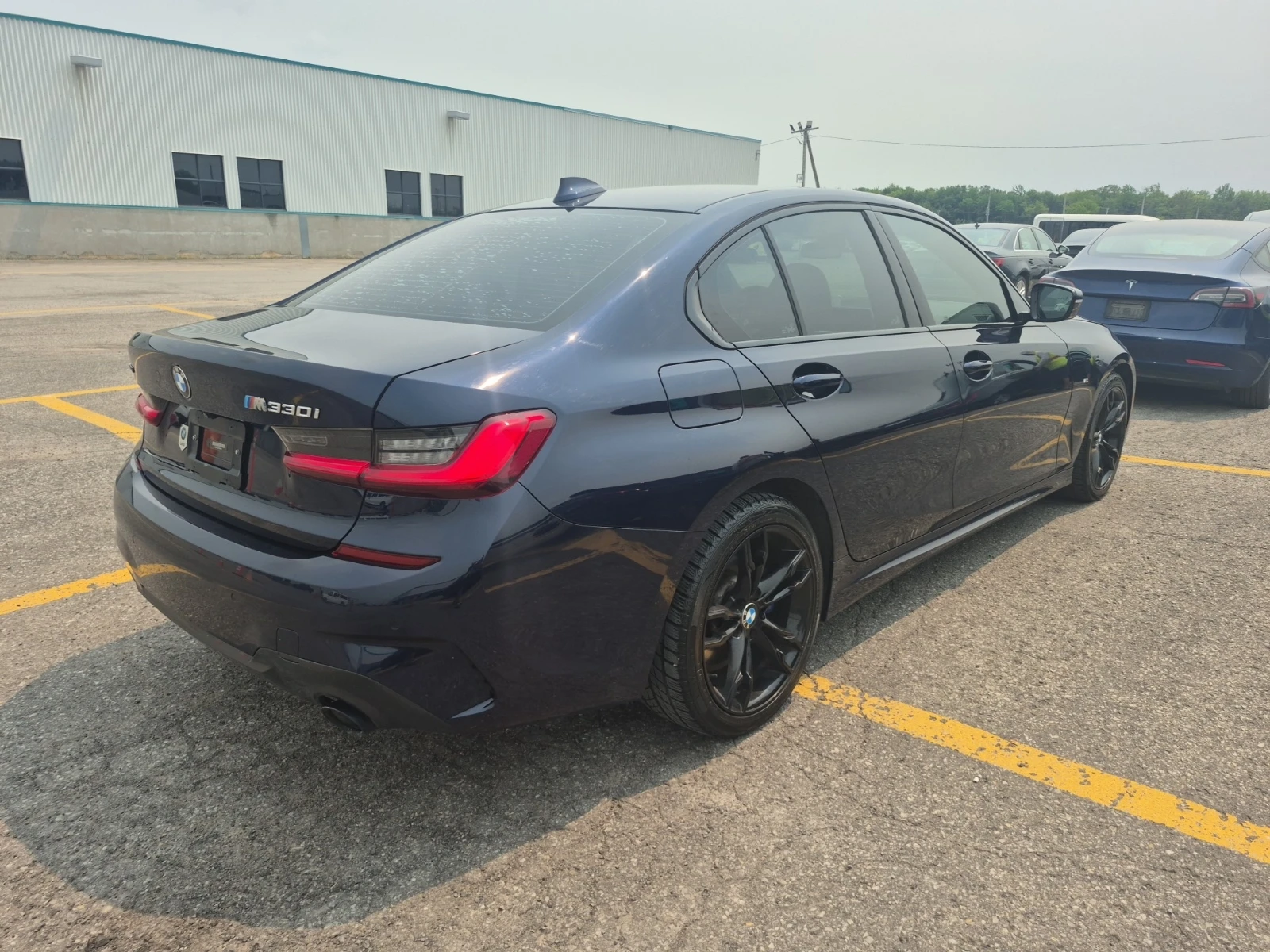 BMW 330 xDrive / Navigation / Blind Spot / Camera / Memory, снимка 3 - Автомобили и джипове - 55322213