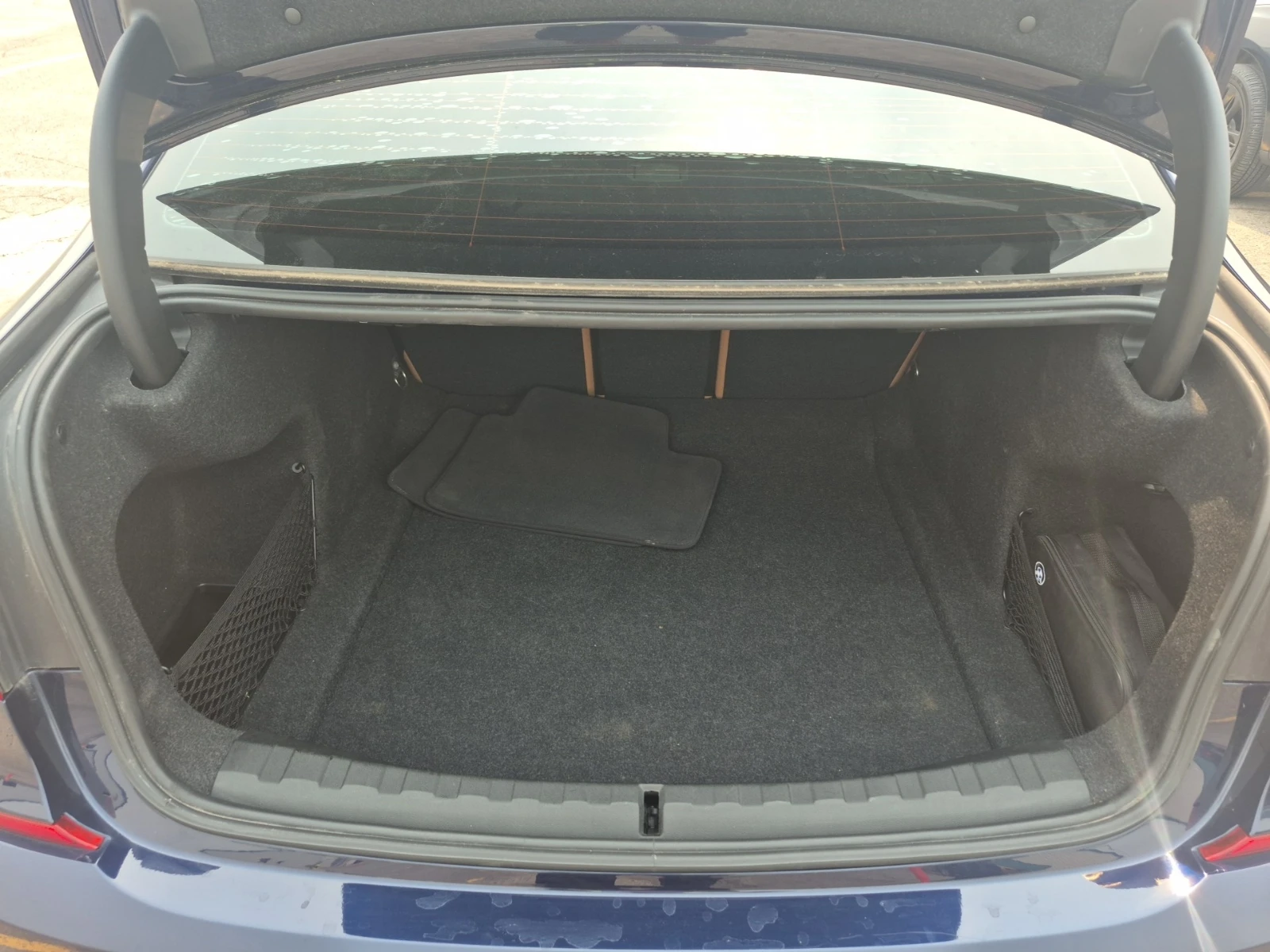 BMW 330 xDrive / Navigation / Blind Spot / Camera / Memory, снимка 11 - Автомобили и джипове - 55322213