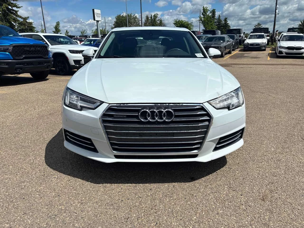 Audi A4 Technik | CARFAX | 360 | ШИБИДАХ, снимка 2 - Автомобили и джипове - 55412454