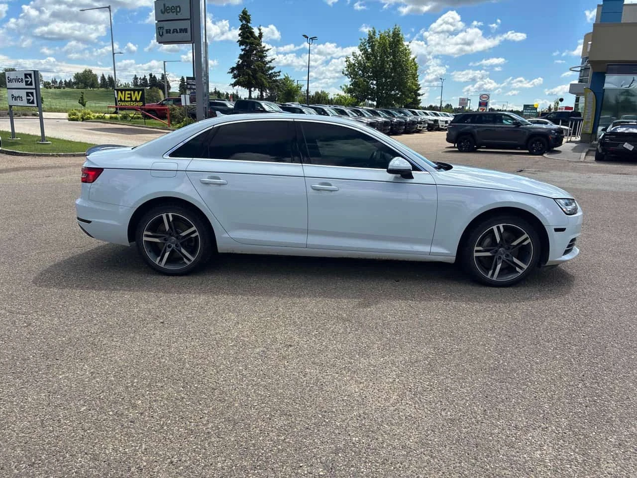 Audi A4 Technik | CARFAX | 360 | ШИБИДАХ, снимка 4 - Автомобили и джипове - 55412454