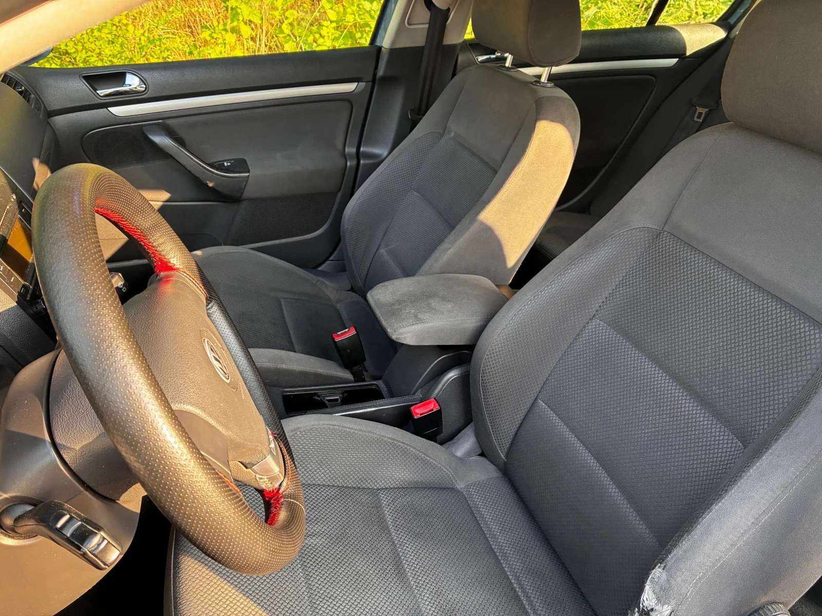 VW Golf 1.9 TDI, снимка 6 - Автомобили и джипове - 55598396