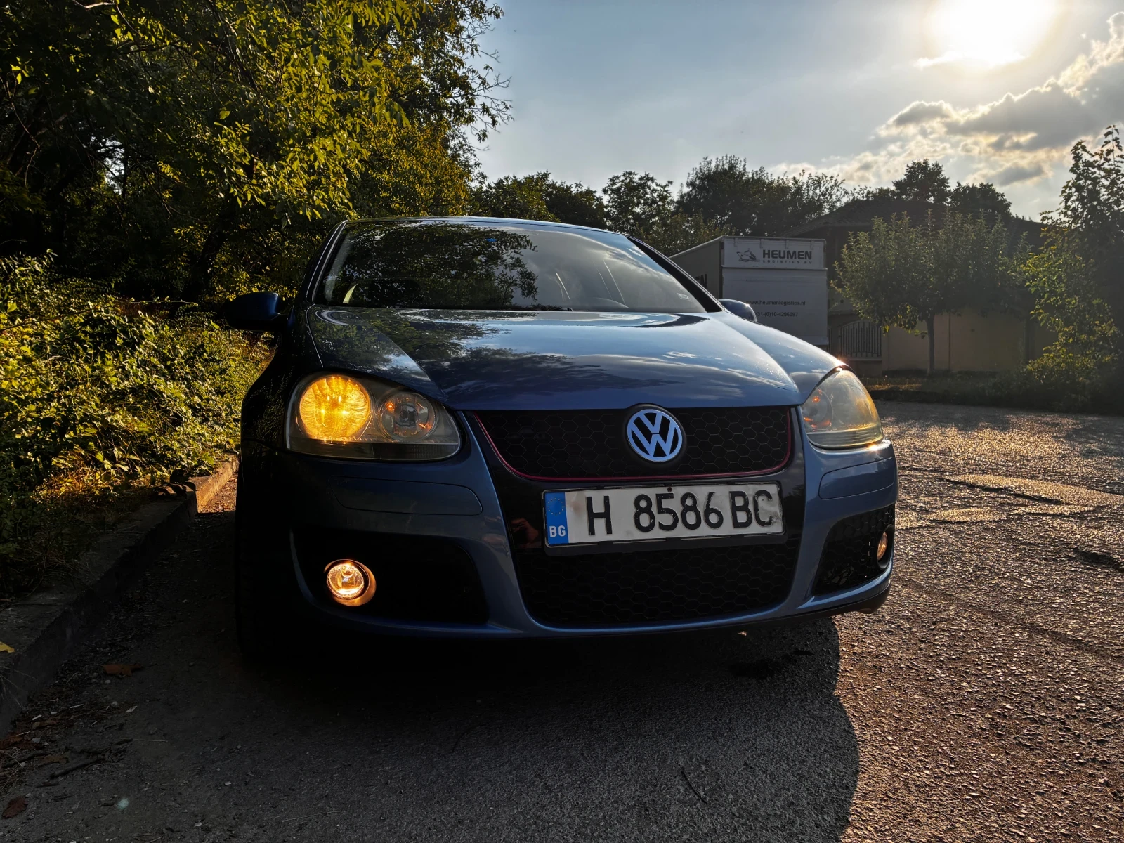 VW Golf 1.9 TDI, снимка 2 - Автомобили и джипове - 55598396