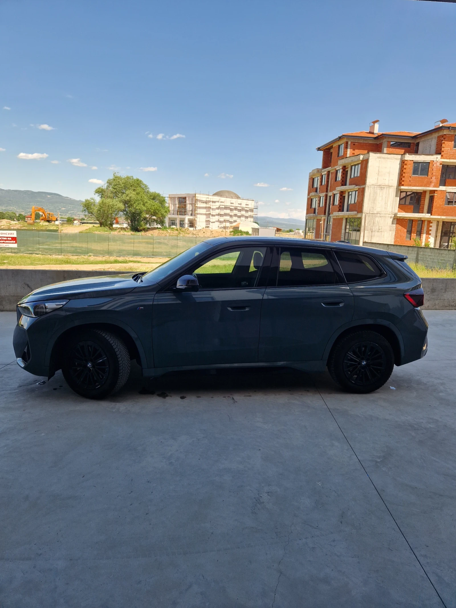 BMW iX1 М пакет, 28000км, в гаранция, снимка 8 - Автомобили и джипове - 55737805