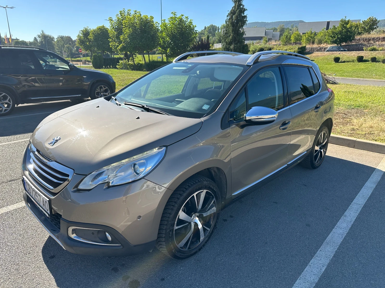 Peugeot 2008 Carplay Напълно обслужен, снимка 4 - Автомобили и джипове - 55976855