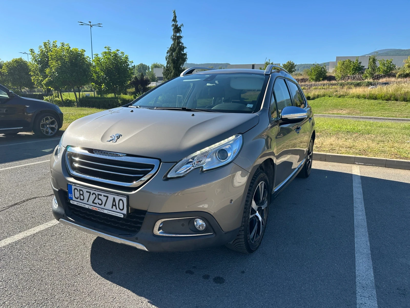 Peugeot 2008 Carplay Напълно обслужен, снимка 2 - Автомобили и джипове - 55976855