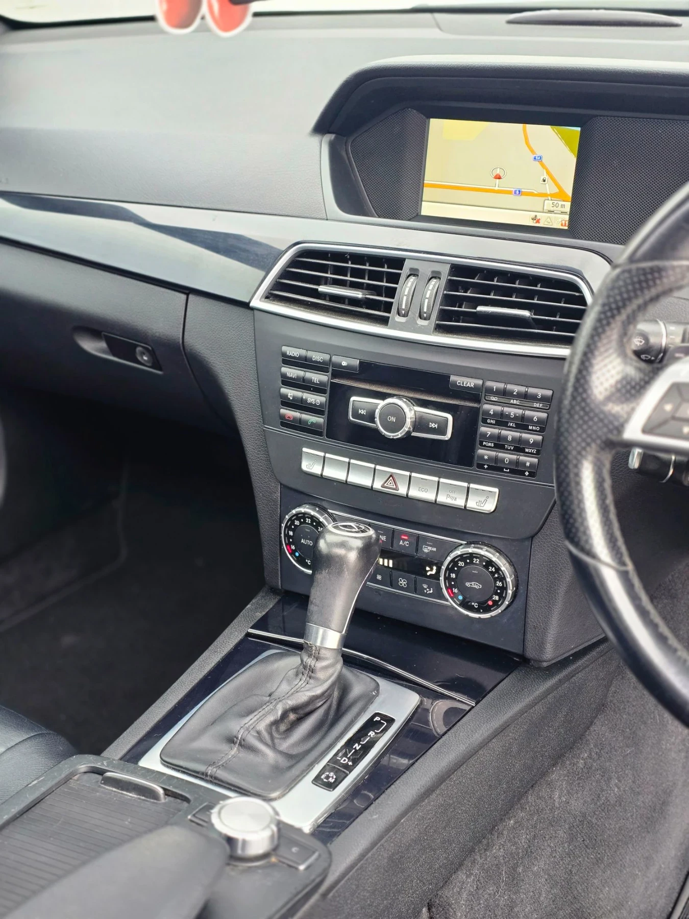 Mercedes-Benz C 220 AMG* Pano* Full* , снимка 11 - Автомобили и джипове - 56045152