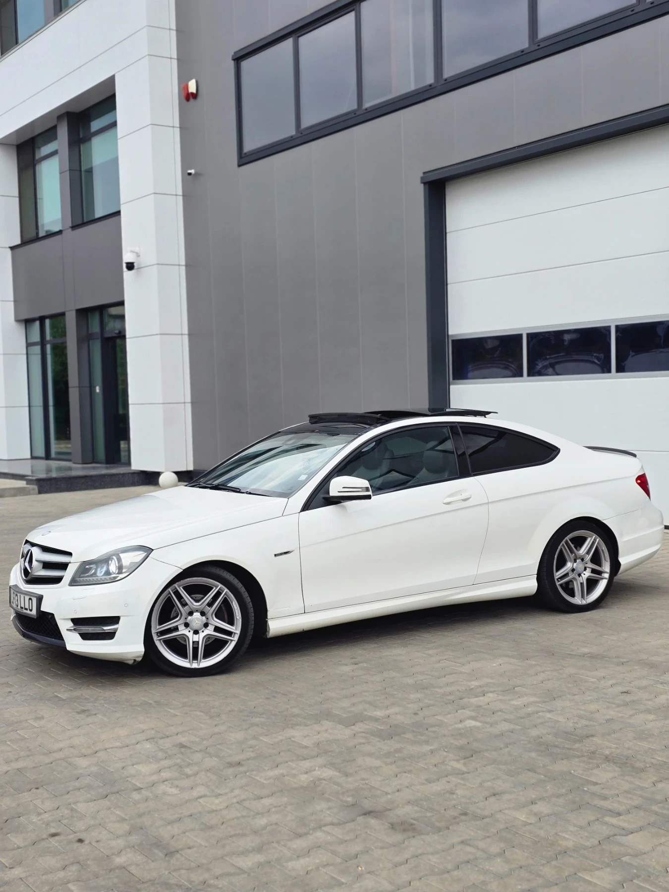 Mercedes-Benz C 220 AMG* Pano* Full* , снимка 5 - Автомобили и джипове - 56045152
