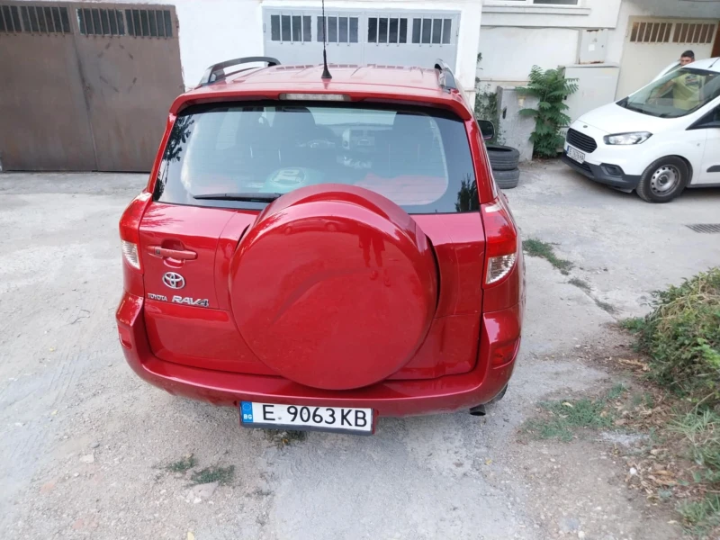 Toyota Rav4 2.2 D4D, снимка 3 - Автомобили и джипове - 48545167