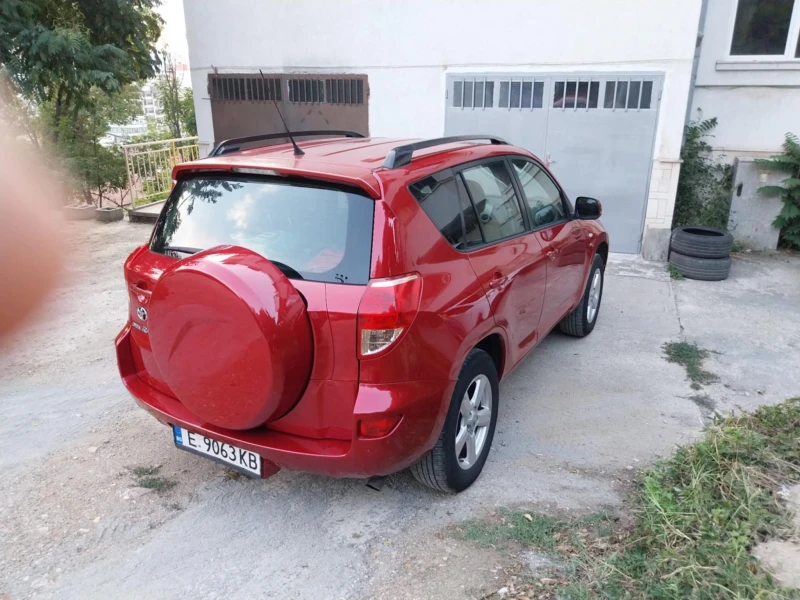 Toyota Rav4 2.2 D4D, снимка 6 - Автомобили и джипове - 48545167