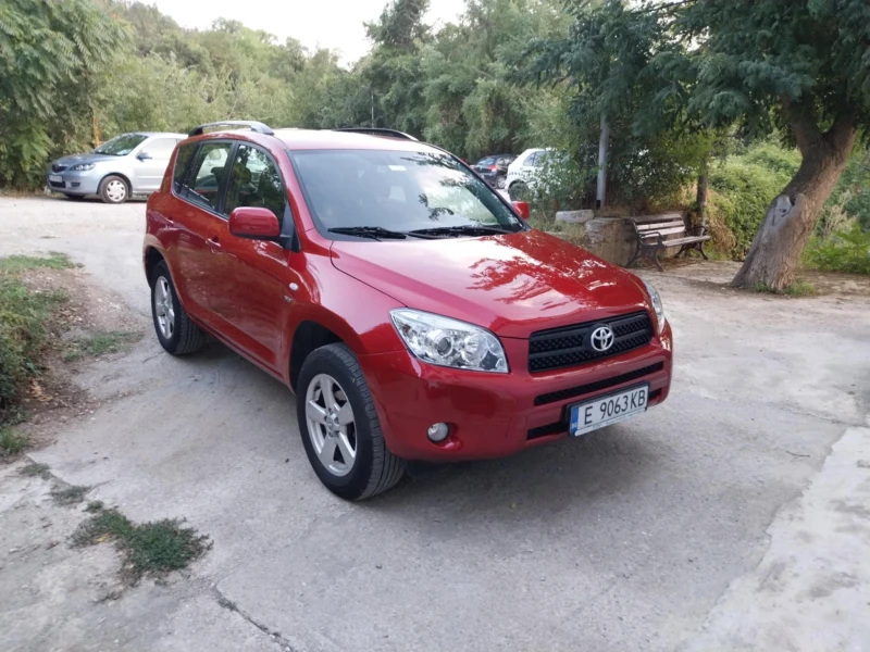 Toyota Rav4 2.2 D4D, снимка 2 - Автомобили и джипове - 48545167