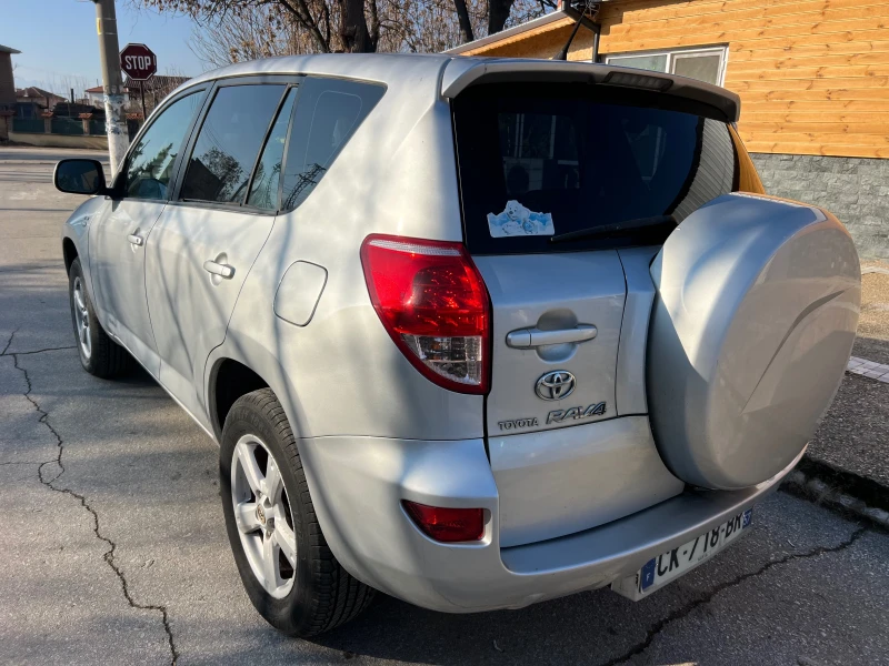 Toyota Rav4 2.2 D-4D CLIMA 4x4, снимка 11 - Автомобили и джипове - 53220364