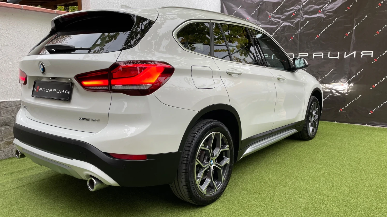 BMW X1 XDrive * Sport Pack* Full LED* 4x4*  - изображение 4