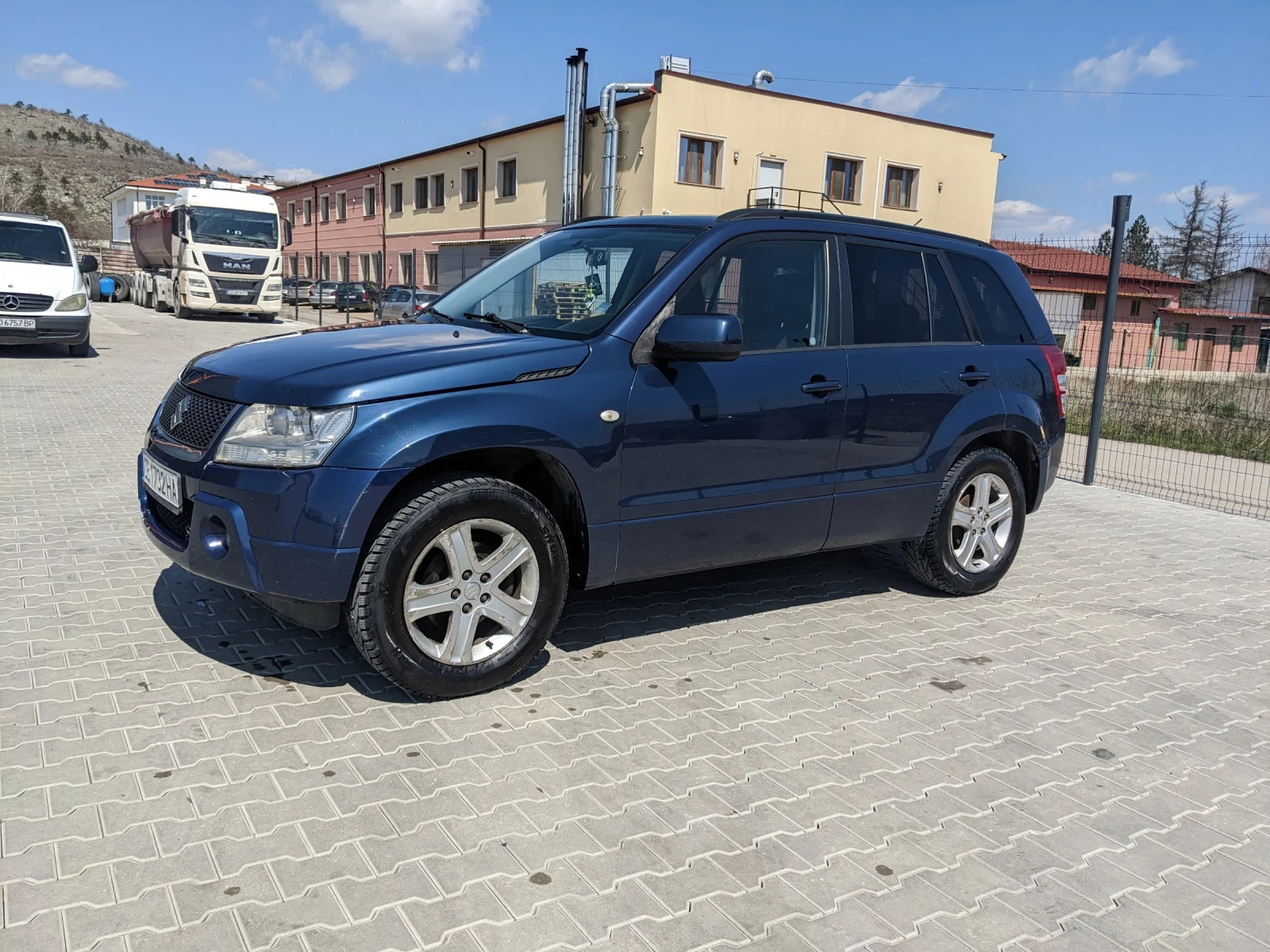 Suzuki Grand vitara 2.0 GAS 4x4, снимка 3 - Автомобили и джипове - 54172608