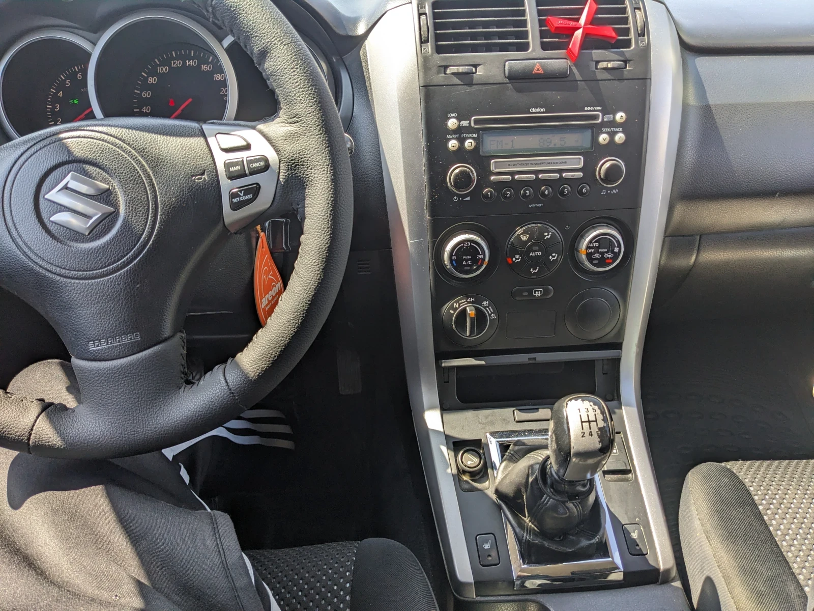 Suzuki Grand vitara 2.0 GAS 4x4, снимка 12 - Автомобили и джипове - 54172608