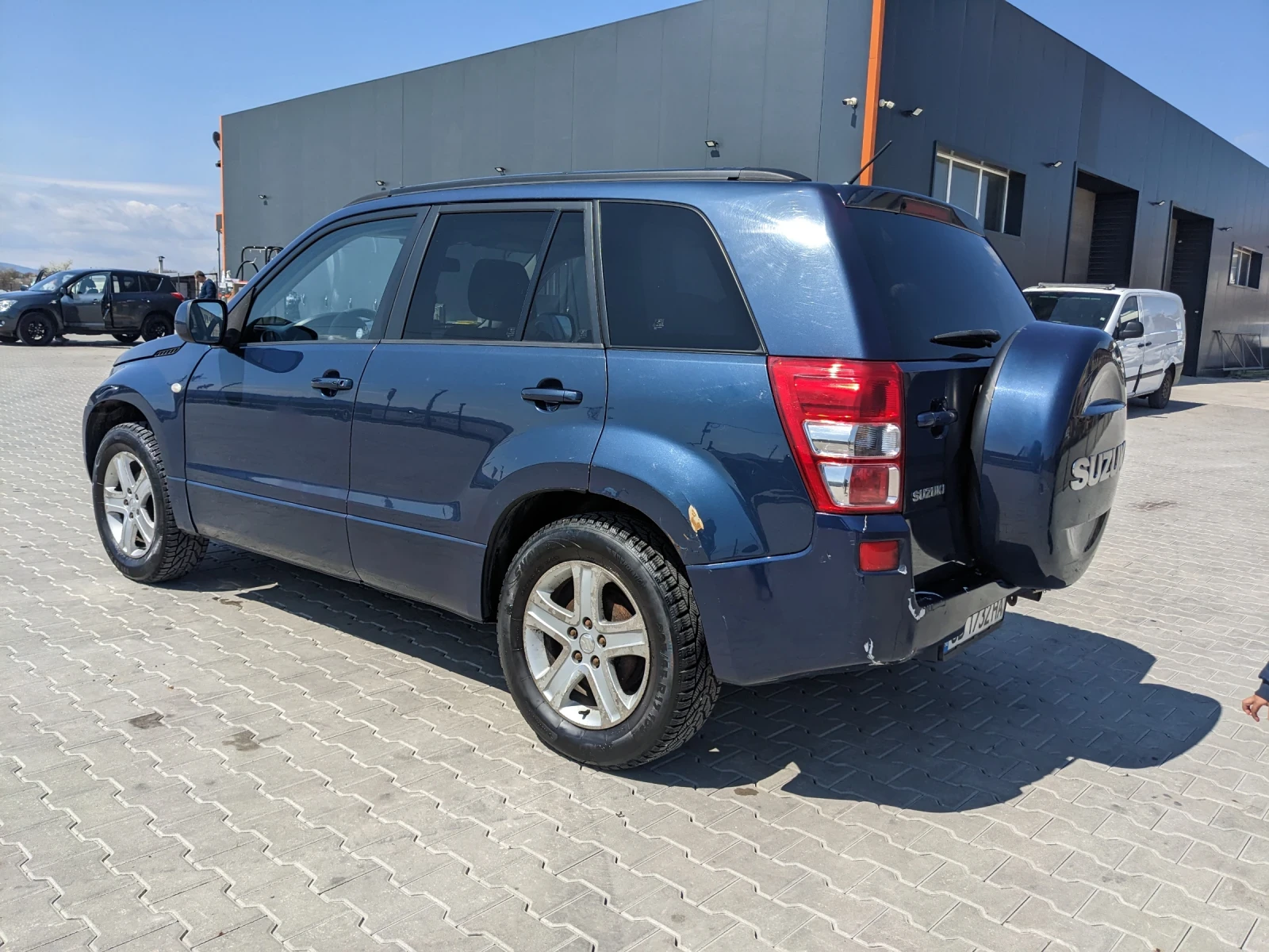 Suzuki Grand vitara 2.0 GAS 4x4, снимка 2 - Автомобили и джипове - 54172608