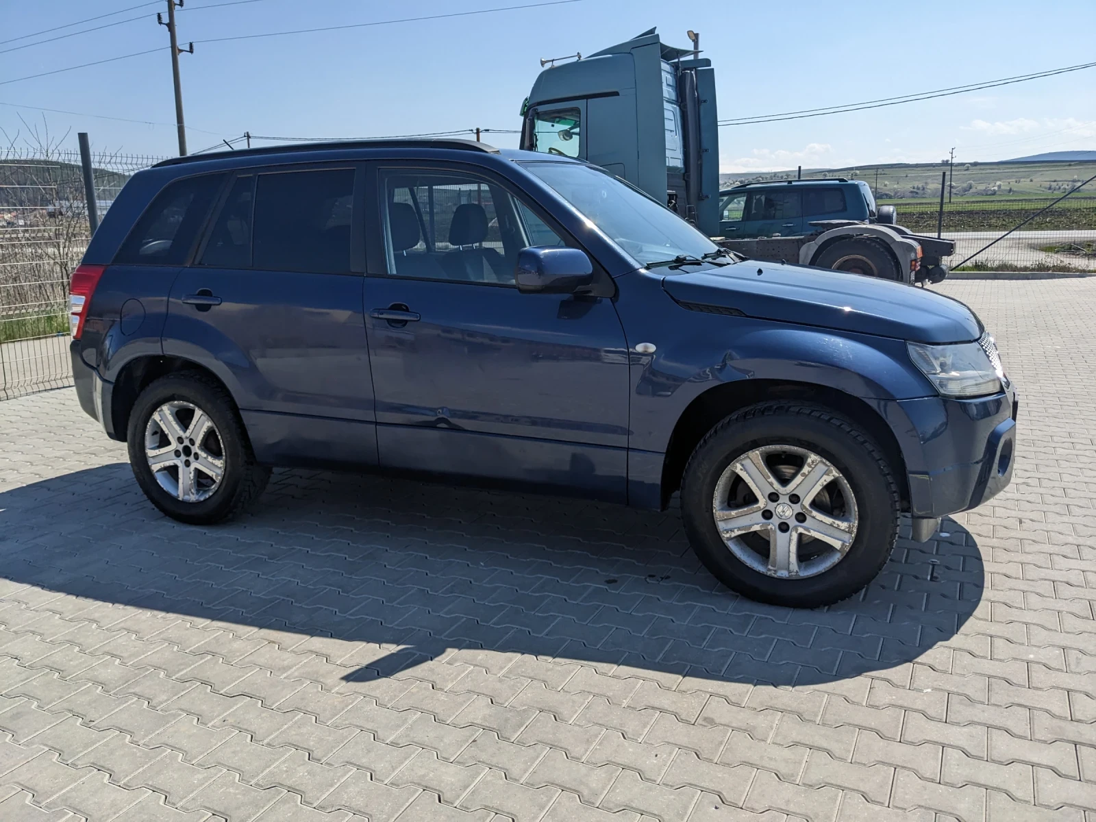 Suzuki Grand vitara 2.0 GAS 4x4, снимка 4 - Автомобили и джипове - 54172608