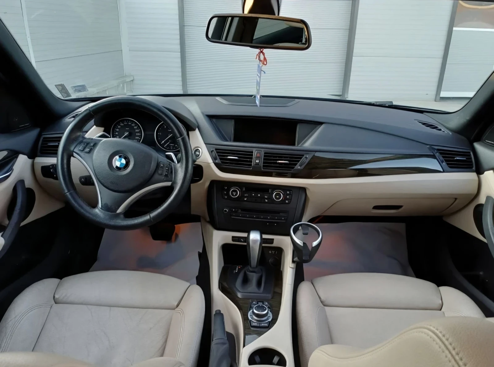 BMW X1 2.0d xDrive, снимка 11 - Автомобили и джипове - 54445158