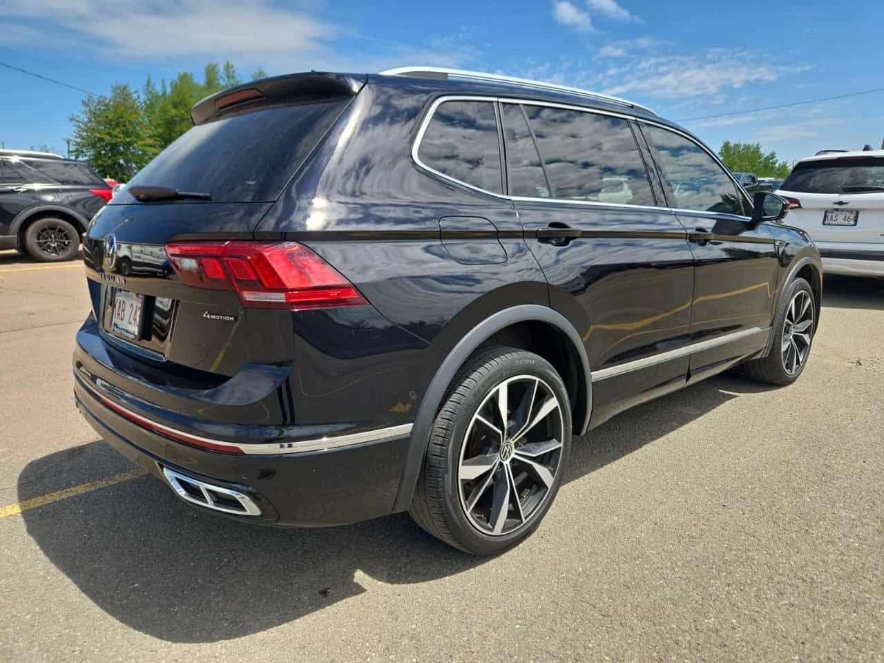 VW Tiguan * HIGHLINE R LINE * CARFAX * БЕЗ ПЪРВОНАЧАЛНА ВНОС, снимка 3 - Автомобили и джипове - 54859887