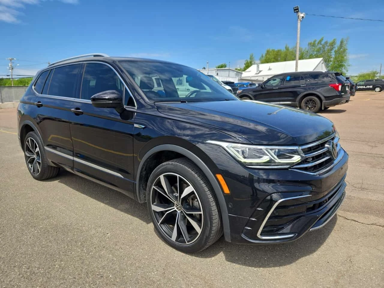 VW Tiguan * HIGHLINE R LINE * CARFAX * БЕЗ ПЪРВОНАЧАЛНА ВНОС, снимка 2 - Автомобили и джипове - 54859887