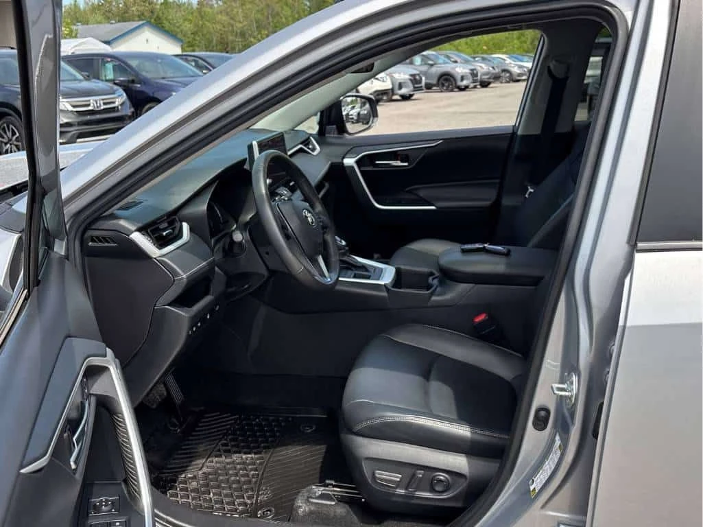 Toyota Rav4 * XLE AWD * АВТОКРЕДИТ БЕЗ ПЪРВОНАЧАЛНА ВНОСКА* , снимка 5 - Автомобили и джипове - 54907749