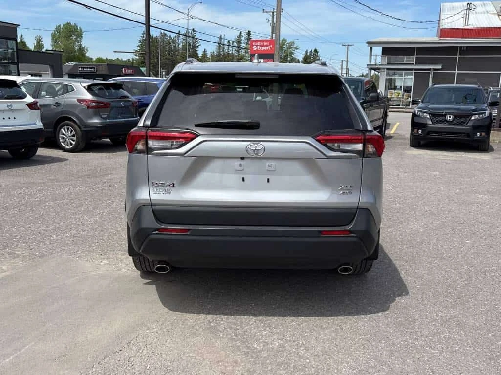 Toyota Rav4 * XLE AWD * АВТОКРЕДИТ БЕЗ ПЪРВОНАЧАЛНА ВНОСКА* , снимка 4 - Автомобили и джипове - 54907749