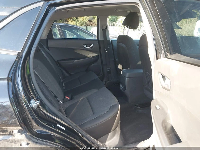 Hyundai Kona Electric Se, снимка 8 - Автомобили и джипове - 55744613
