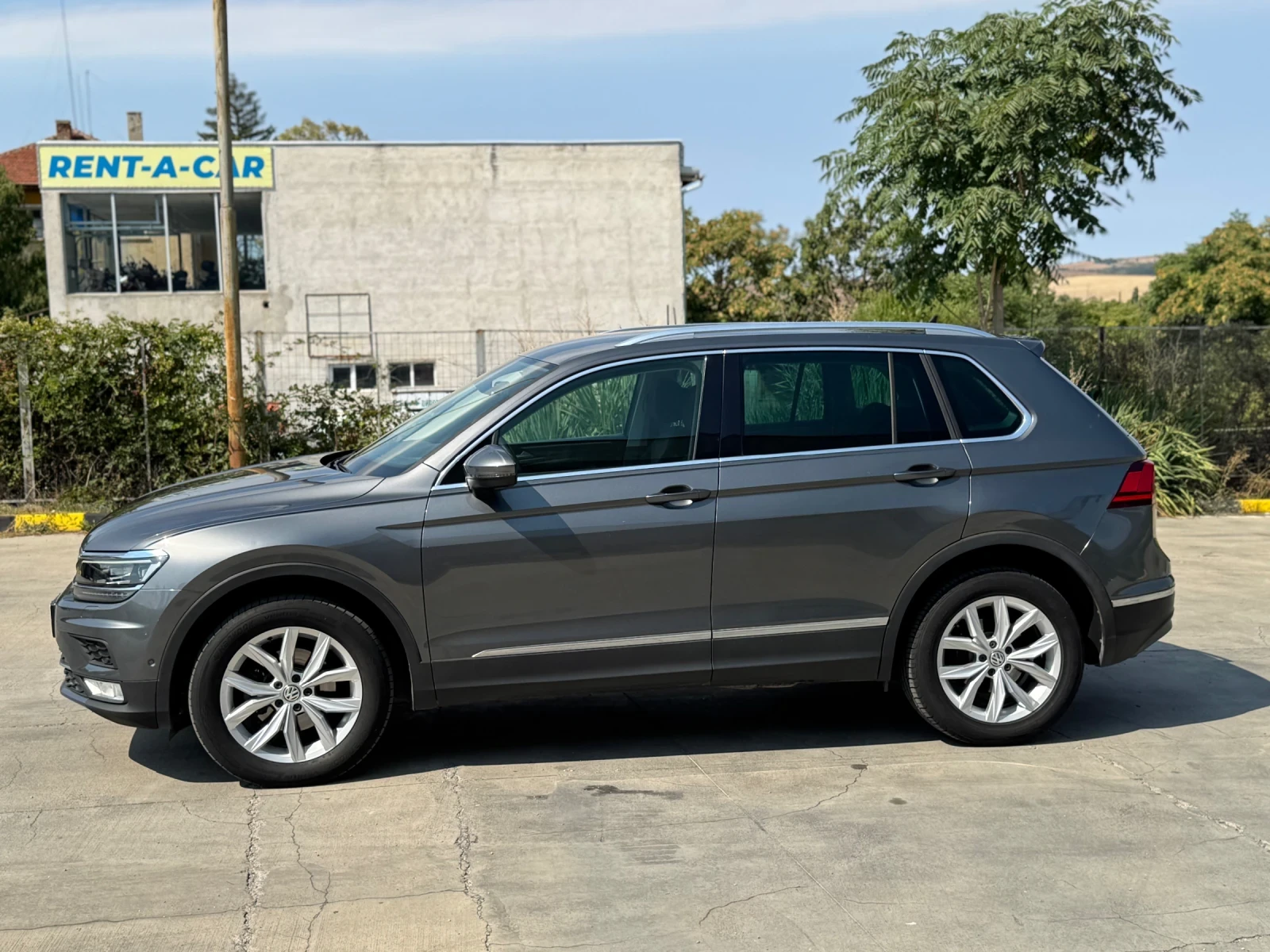 VW Tiguan 2.0TDI 150/DIGITAL/XENON/LED/ HIGHLINE/ТОП, снимка 8 - Автомобили и джипове - 55969802