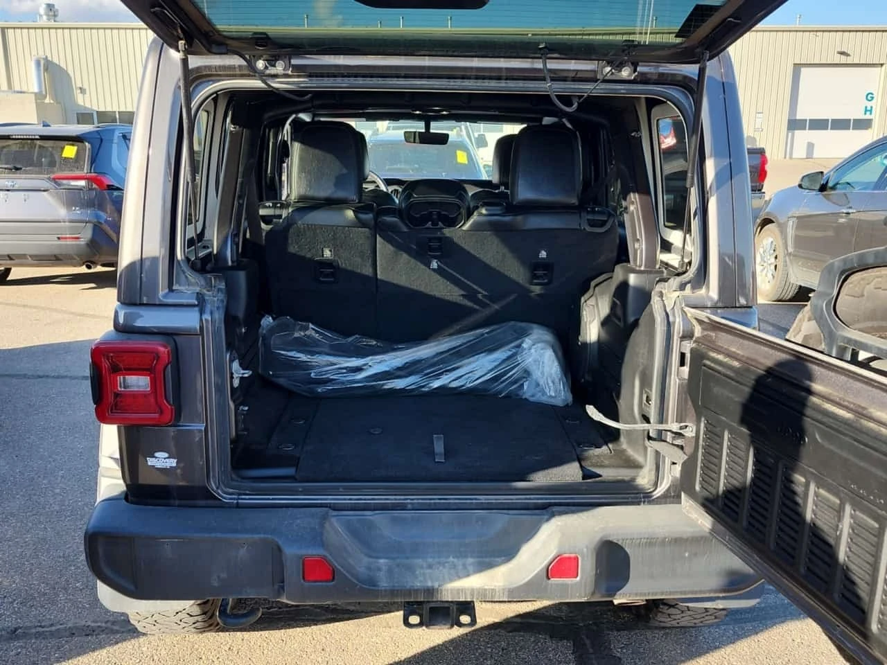 Jeep Wrangler SAHARA * CARFAX * ���������� *  | Mobile.bg � ����������� 13